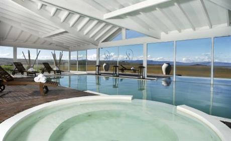 Xelena Deluxe Suites Hotel