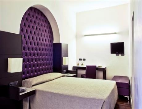 Caprice Hotel