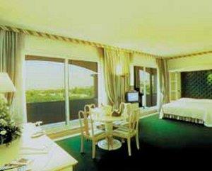 Aris Garden Hotel