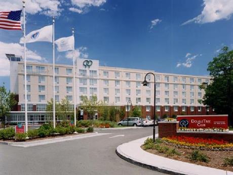 Doubletree� Club Boston-Bayside