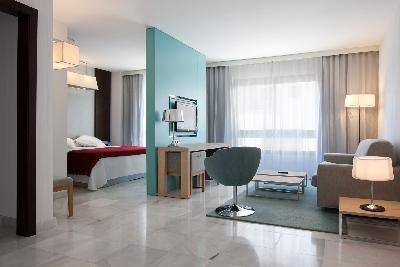 NH Algeciras Suites