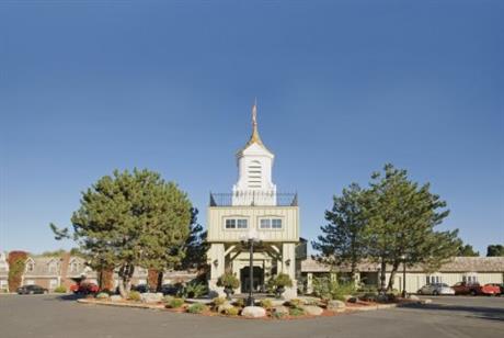 BEST WESTERN PLUS Parkway Inn & Conference Centre