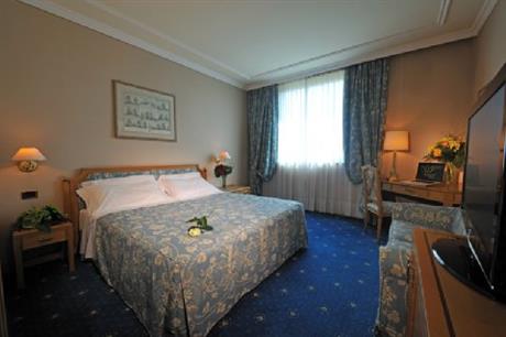 Royal Garden Hotel