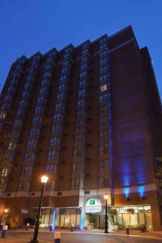 Holiday Inn Express TORONTO DOWNTOWN