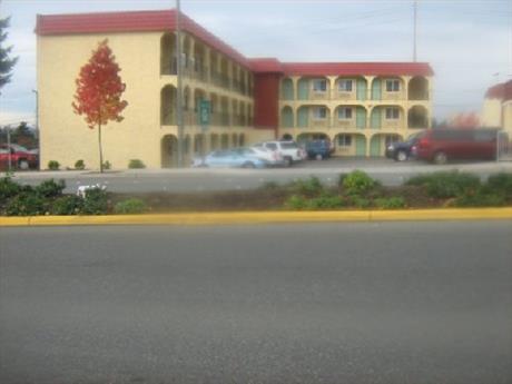 Skyway Inn Hotel