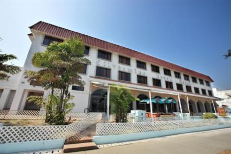 Silvermine Beach Hotel