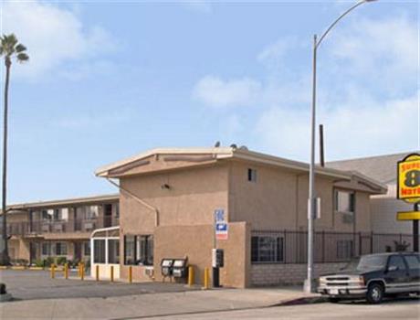 Super 8 Los Angeles-Culver City Area