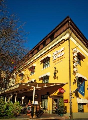 Monte Kristo Hotel