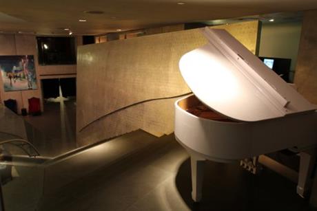 Paramount Hotel