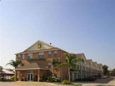 Crestwood Suites of Houston 290 Galleria