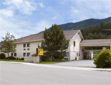 Super 8 Motel - St. Regis