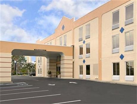 Baymont Inn and Suites Orlando