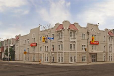 Econo Lodge Inn & Suites Downtown