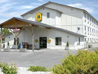 Super 8 Motel - Dillon