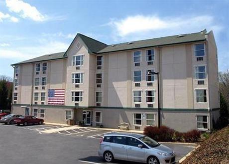 Rodeway Inn & Suites At Biltmore Square