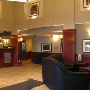 Lakeview Inn & Suites Fort Nelson
