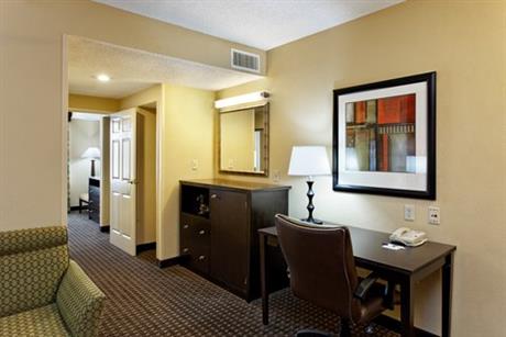 Holiday Inn Express Hotel & Suites EVANSVILLE