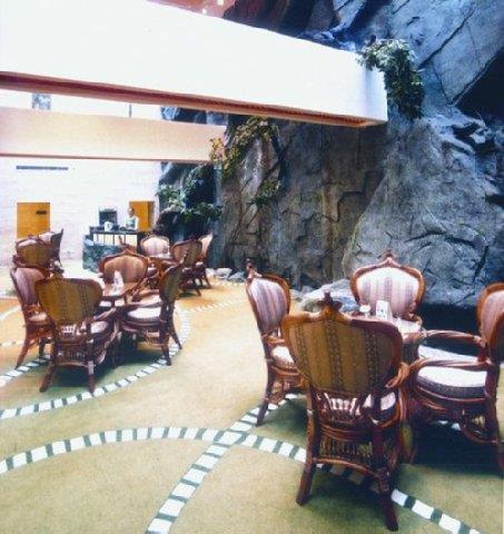 South Lake Hotel