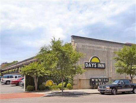 Days Inn Charleston- Historic District