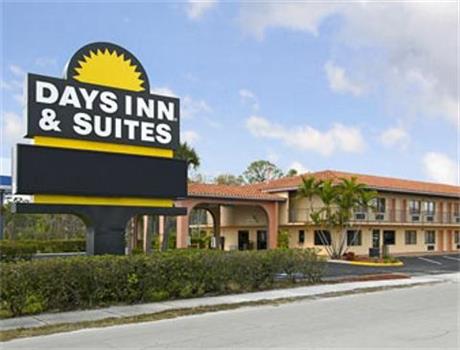Days Inn and Suites Orlando/UCF Research Park