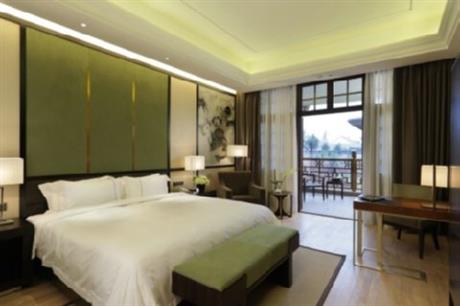 Eadry Royal Garden Hotel