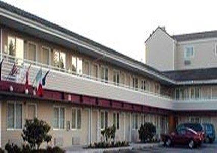 Rodeway Inn North