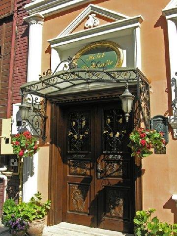 Romantic Hotel
