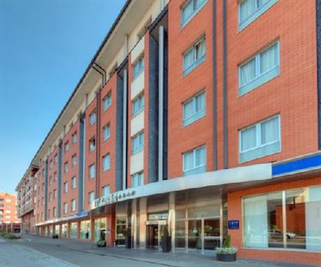 TRYP LEON