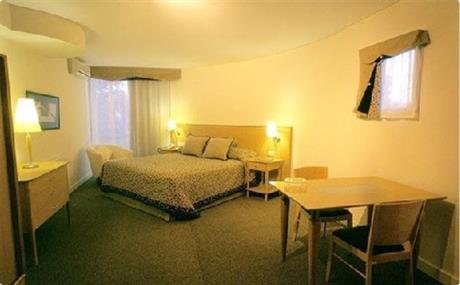Urbana Suites