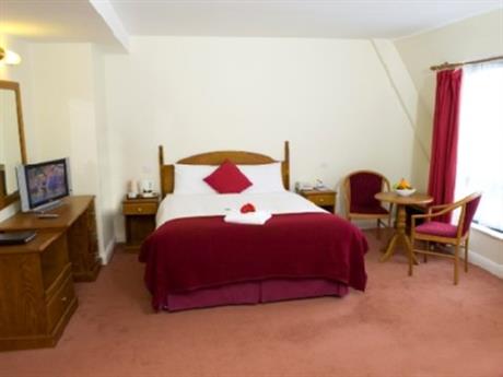 Camden Court Hotel
