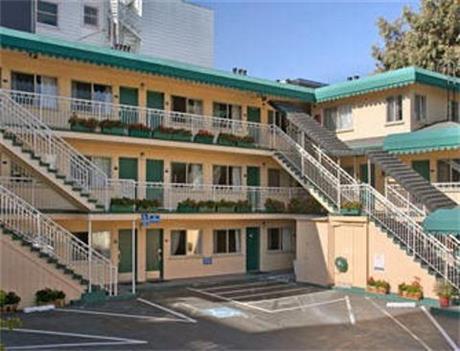 Bayside Inn at the Wharf
