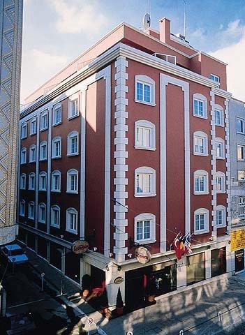 Romance Hotel