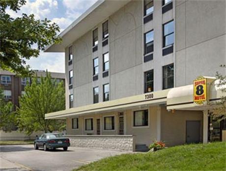 Super 8 Chicago IL