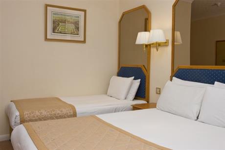 Best Western Burns Hotel Kensington