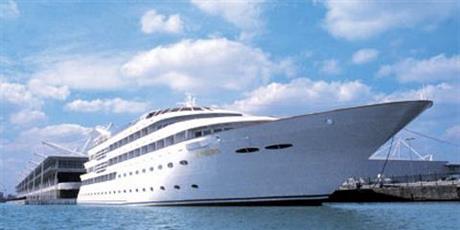 Sunborn Yacht Hotel