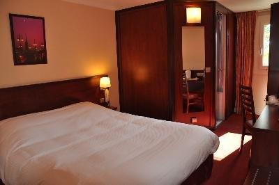 Kyriad Bordeaux Lormont