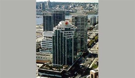 Rosedale on Robson Suite Hotel