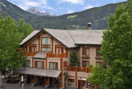 Brewsters Mountain Lodge