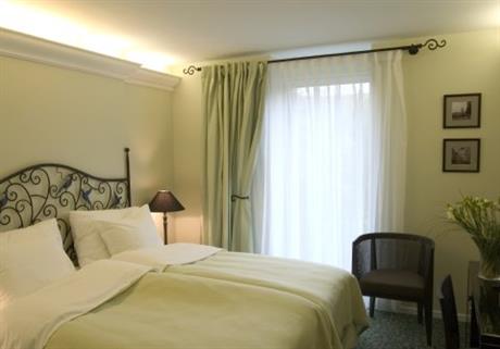 L'Ermitage hotel