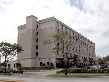 BEST WESTERN Plaza Hotel & Suites at Medical Center
