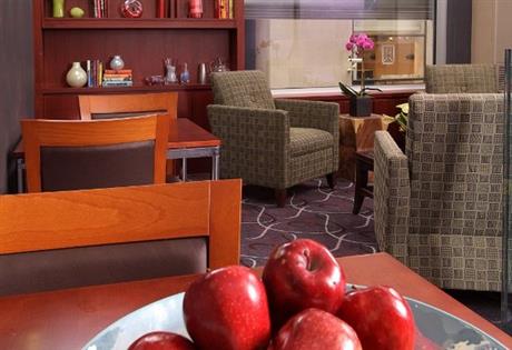 CLUB QUARTERS OPP ROCK CTR
