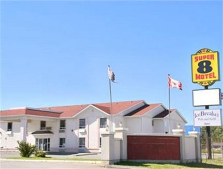 Super 8 Cranbrook
