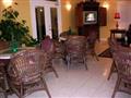 Golden Manor Inn & Suites