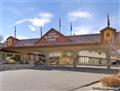 Super 8 Motel - Meadow Wood Courtyard