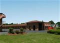 Econo Lodge & Suites
