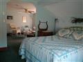 Hillcrest Hide-Away
